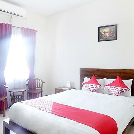 Oyo 627 Tirta Kencana Syariah Hotel Pekanbaru Luaran gambar