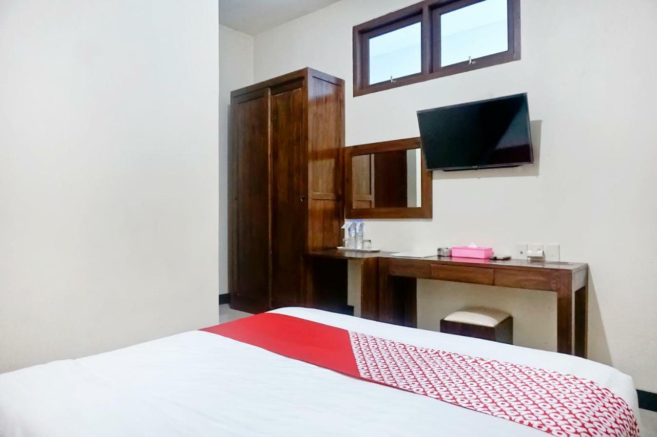 Oyo 627 Tirta Kencana Syariah Hotel Pekanbaru Luaran gambar