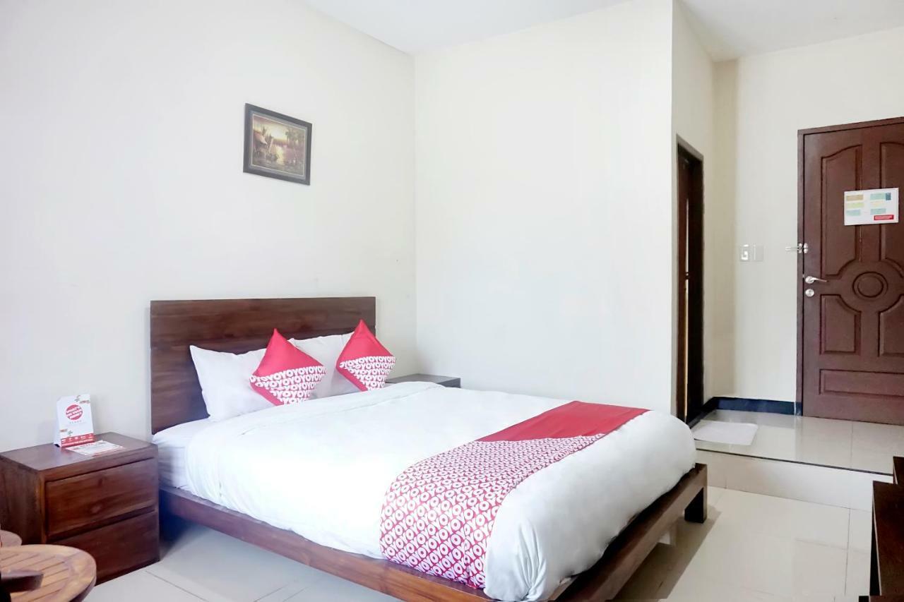 Oyo 627 Tirta Kencana Syariah Hotel Pekanbaru Luaran gambar