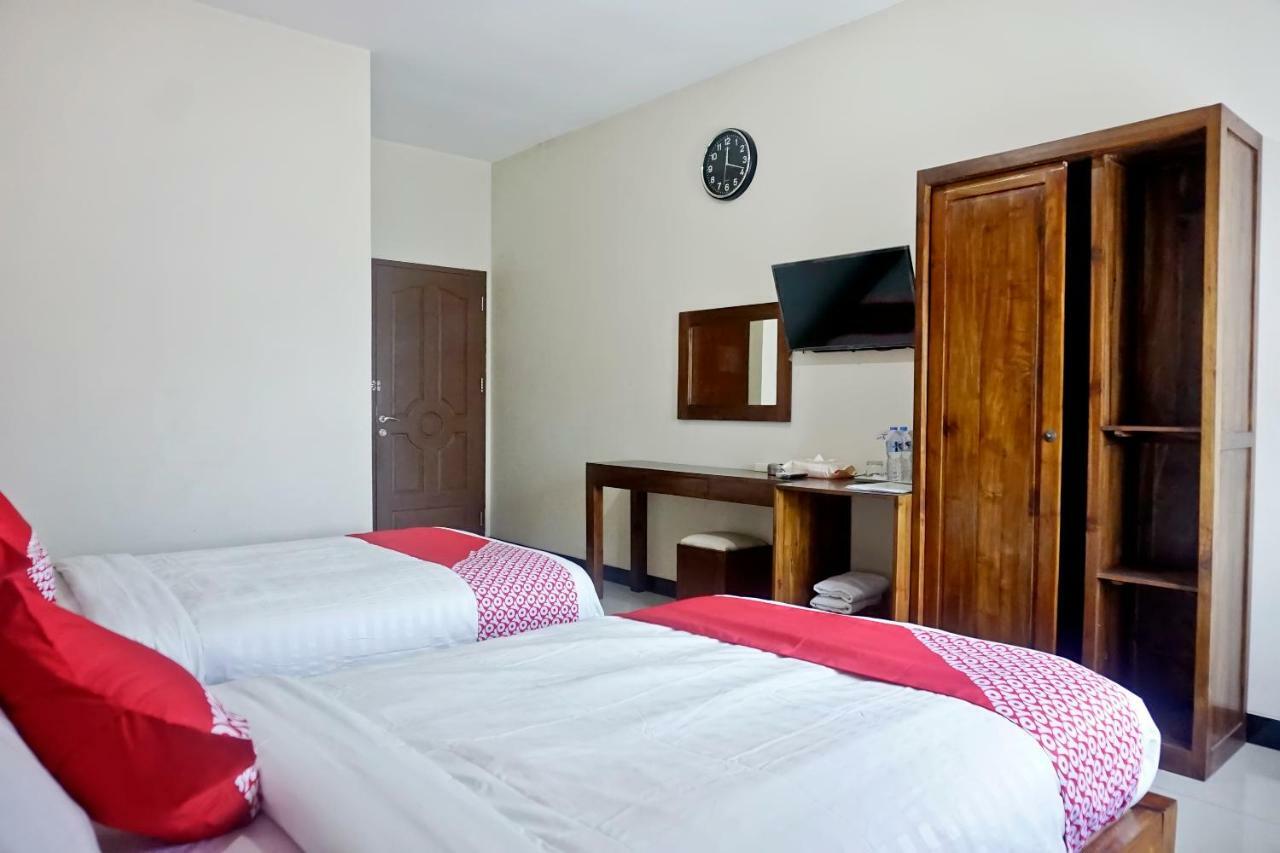 Oyo 627 Tirta Kencana Syariah Hotel Pekanbaru Luaran gambar