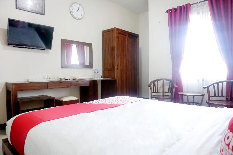 Oyo 627 Tirta Kencana Syariah Hotel Pekanbaru Luaran gambar