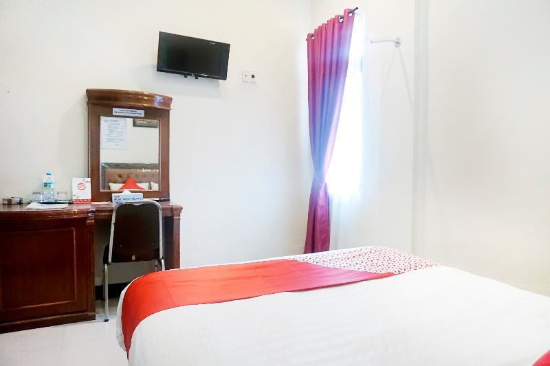 Oyo 627 Tirta Kencana Syariah Hotel Pekanbaru Luaran gambar